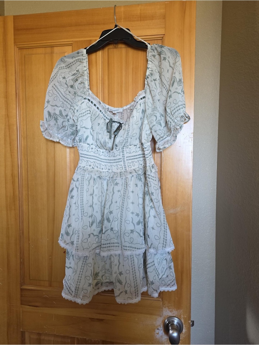 NWOT Francesca's Collections Sage Green Floral Tie-Front Tiered Mini Dress